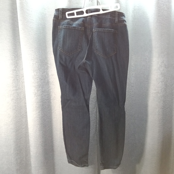 2 Pairs of Petite Jeans - Picture 6 of 12